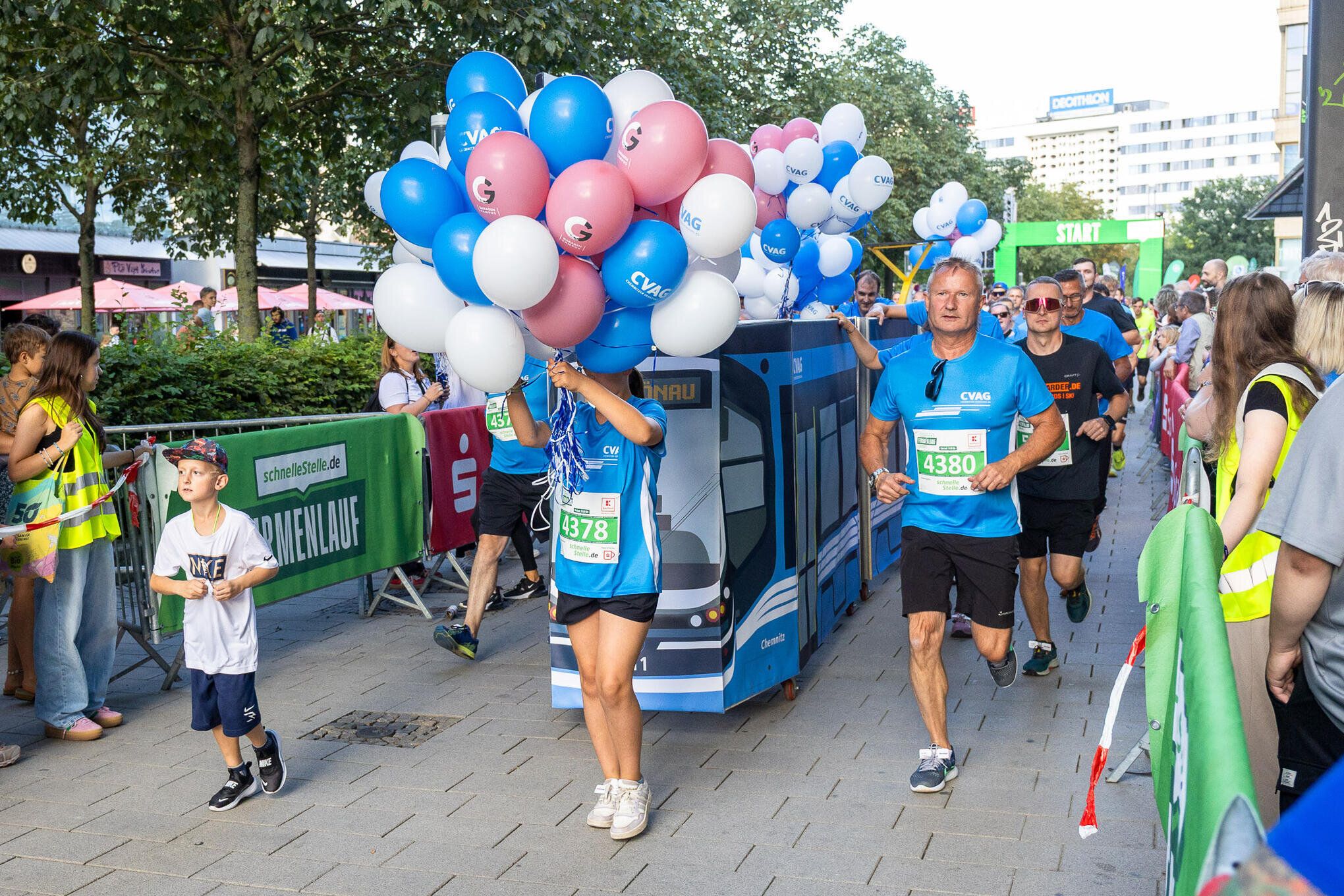 Chemnitzer Firmenlauf: Teilnehmerrekord und Jubelstimmung